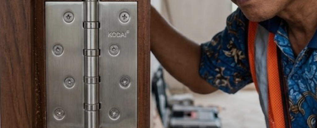 Cara Memperbaiki Pintu yang Susah Ditutup dengan Mudah & Cepat